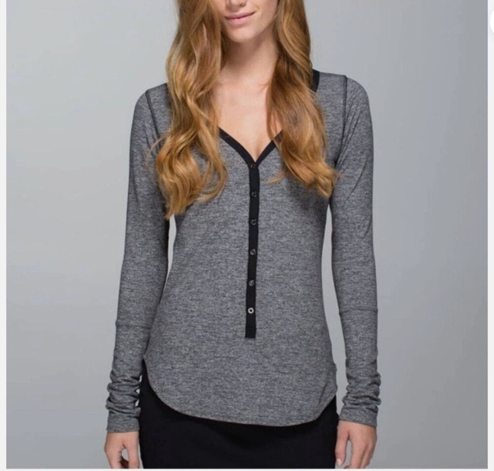 Lululemon Women's Awesoma Henley Long Sleeve Shirt Button-Up Sz S